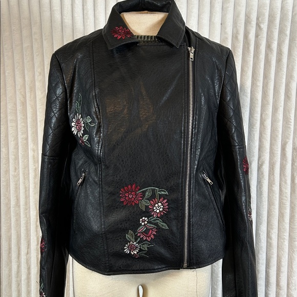 BB Dakota floral embroidered faux leather Moto style jacket, size large - Picture 3 of 11